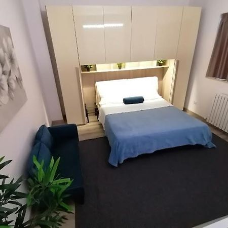 Indipendent Mini Apartment Pescara Centro Buitenkant foto