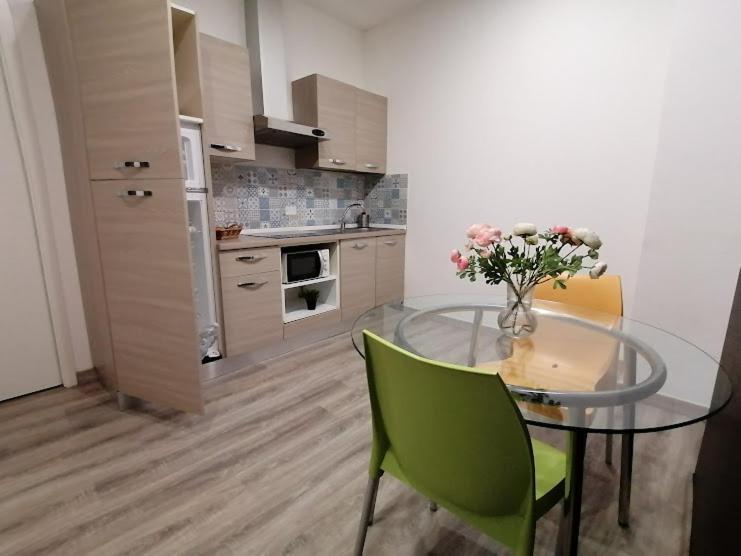 Indipendent Mini Apartment Pescara Centro Buitenkant foto