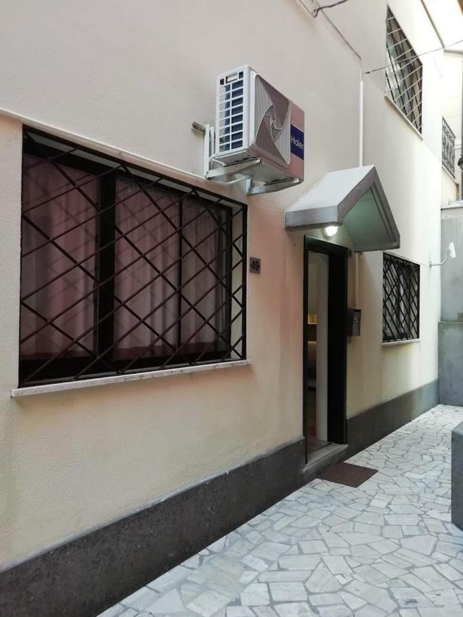 Indipendent Mini Apartment Pescara Centro Buitenkant foto